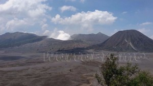 Kondisi Gunung Bromo berdasarkan pantauan TNBTS sekitar pukul 10.00 Wib, Jumat (13/11/2015). Foto. ISTIMEWA