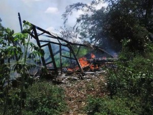 Rumah Mursinap ludes terbakar. (Foto: dok./istimewa)