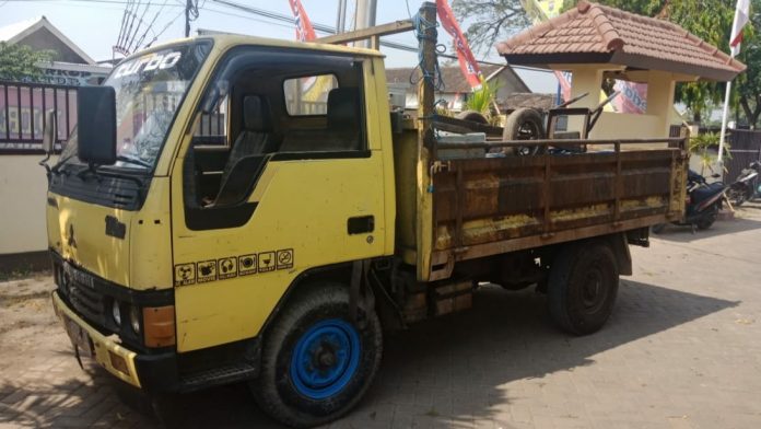 'Nyambi' Curi Migor Curah di Pasar Ngempit, 2 Pekerja Pabrik Tahu Ditangkap