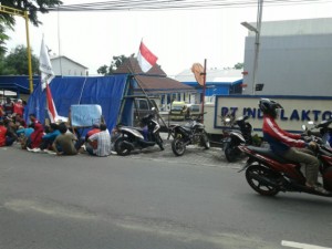 demo warga tak ganggu lalin