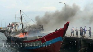 kapal terbakar