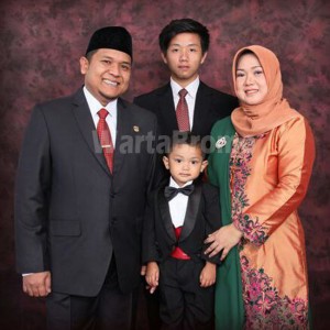 Andri Wahyudi bersama istri dan anak / ft : istimewa
