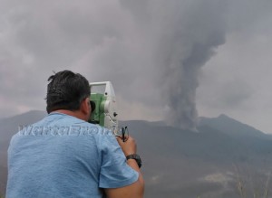 tim pemantau gunung bromo