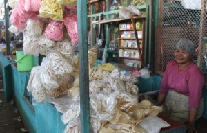 Lokasi los atau lapak pedagang dalam Pasar Arjosari di Kecamatan Rejoso kabupaten Pasuruan Jatim. Meski dibangun dengan dana hibah dari Pemkab Pasuruan, ternyata pedagang masih dikenai pungli hingga total mencapai Rp 1,2 miliar. WARTABROMO/Harjo Suwon