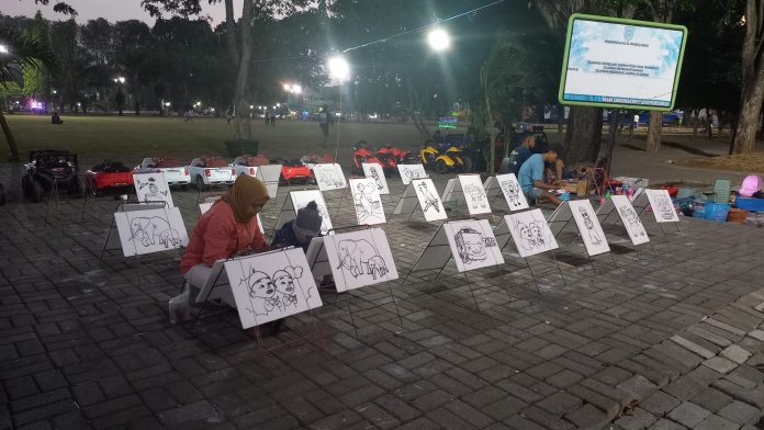 Ditertibkan, PKL Dalam Alun-alun Geruduk Satpol PP