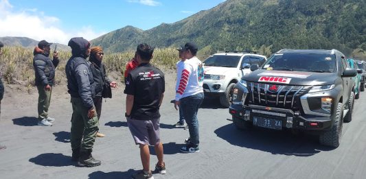 Ratusan Pajero Masuki Laut Pasir Bromo, Pemerhati Lingkungan dan Pelaku Wisata Meradang!