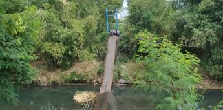 Jembatan Gantung Ambruk Saat Dilintasi Siswa SMPN Pajarakan