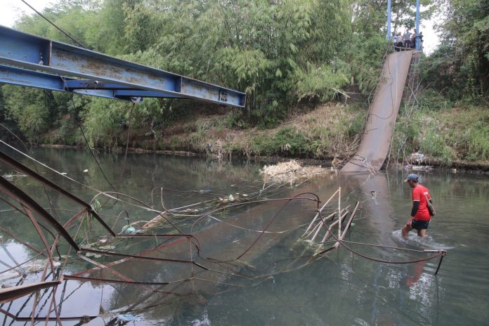 DPUPR Sebut Jembatan Ambruk Karena Hal Ini...