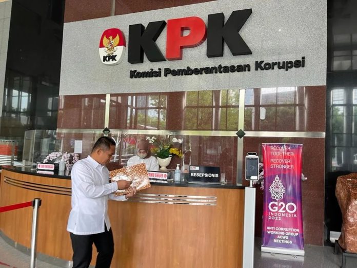 Bupati Lumajang ke Kantor KPK, Ada Apa? 