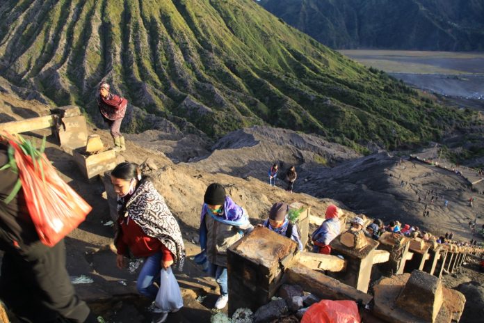 Wisata Bromo Dibatasi Saat Megeng Kapitu