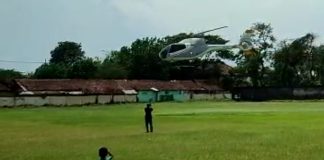 Heboh! Helikopter Tiba-tiba Mendarat di Lapangan Desa Gondangwetan
