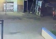 Bapak-Anak Ini Kompak Bener, Sampai Bagi Tugas saat Nyuri Kopi di Perumahan