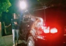 Fortuner Plat Merah Lama Parkir di Pinggir Jalan, Dicek, eh Isinya Muda-mudi