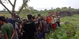 Tambang Ilegal di Komplek TNI AL Dibubarkan Warga hingga Kebakaran Pasar Karangketug | Koran Online 13 Feb