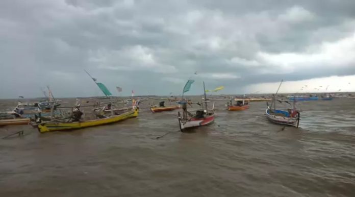 Angin Kencang, Ratusan Nelayan di Pasuruan Libur Melaut