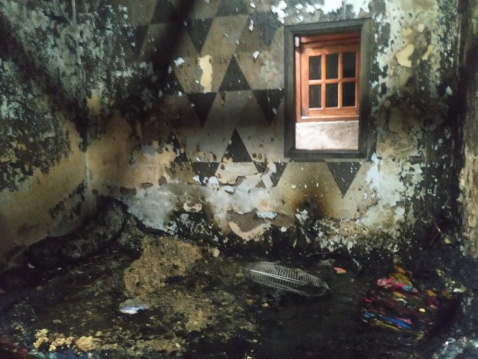 Diduga Konsleting Listrik, Kamar Tidur Warga Bugul Terbakar
