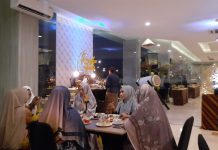 Buk - Bariah Hotel Ascent Bersama Warga: "Karena Kamu, Mereka Bisa"