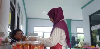 Sambal Teri Santri Probolinggo Tembus Pasar Nasional