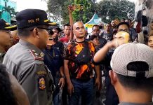 Tertibkan PKL dan Parkir Liar, Kasatpol PP Ditantang Carok