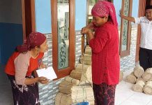 Pesanan Tusuk Sate di Kejayan Meningkat