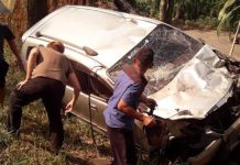 Hilang Kendali, Minibus Wisatawan Bromo Nyungsep ke Hotel