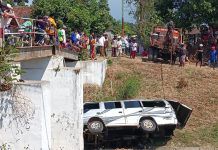Minibus Nyemplung ke Perlintasan Kereta Api hingga Monyet Liar Nyasar ke Tempat Fitness | Koran Online 5 Ags