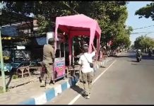 Langgar Ketentuan, Satpol PP Angkut Gerobak PKL di GOR Kota Pasuruan