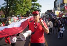 Keren! Bendera Merah Putih Sepanjang 200 Meter Terbentang Saat Car Free Day Pandaan