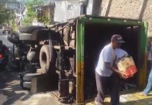 Angkut Bir, Truk Terguling di Jurang Ampel, Jalur Trawas -Pandaan Sempat Ditutup