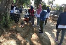 Asyik Rujakan, Buruh Garmen Ini Tak Sadar Motornya Dimaling