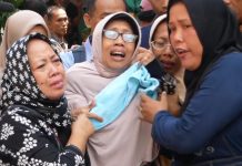 Keluarga Mahasiswa UI yang Tewas Dibunuh Kating Minta Pelaku Dihukum Mati Keluarga Mahasiswa UI yang Tewas Dibunuh Kating Minta Pelaku Dihukum Mati