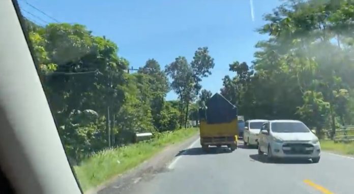 Ada Karnaval, Jalan Nasional Klakah Lumajang Dialihkan 