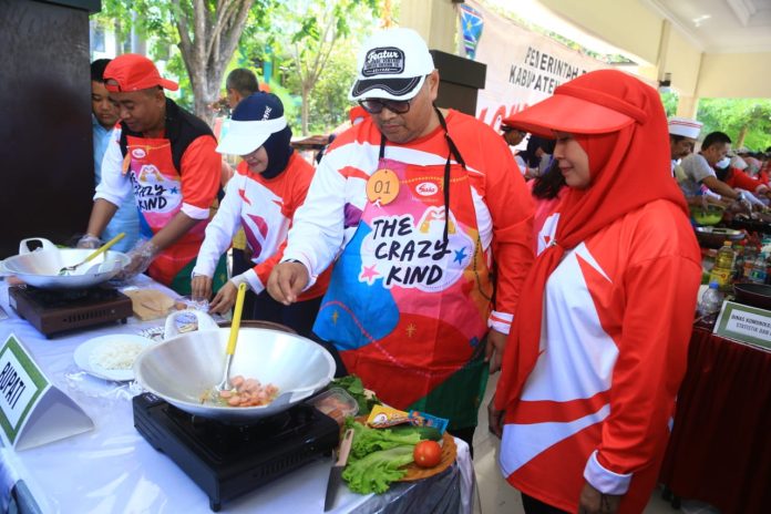 Bupati Timbul Bersaing Kreatif Dengan Kepala OPD Dalam Lomba Memasak Nasi Goreng