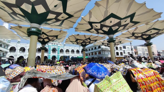 Ratusan Ribu Jemaah Haul KH Abdul Hamid Banjiri Pusat Kota Pasuruan