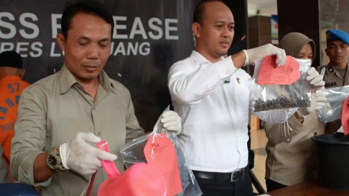 Modus Bisa Gandakan Uang, Pasutri di Lumajang Tipu Puluhan Juta Rupiah