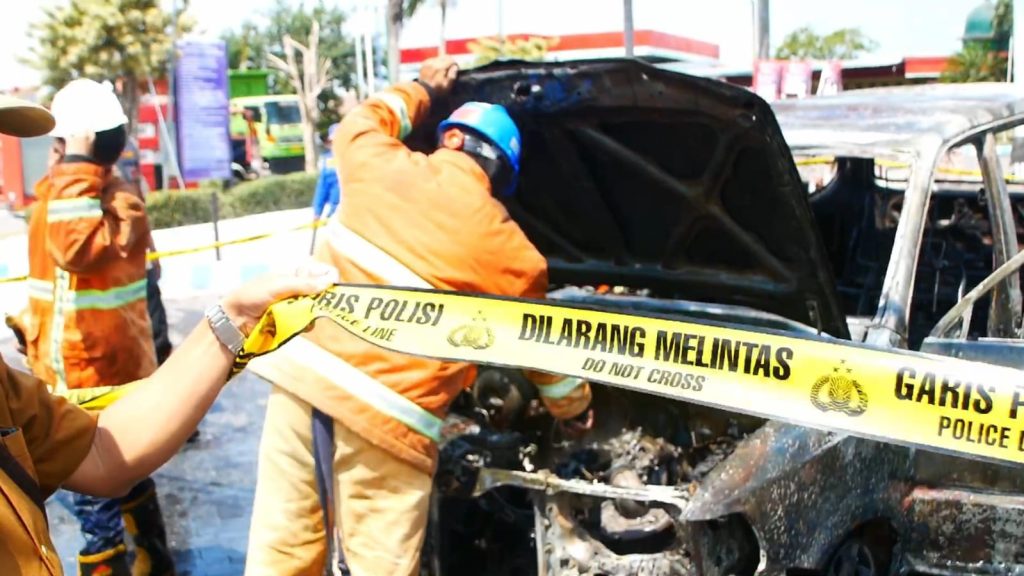 Minibus Warga Candipuro Terbakar Saat Kulak BBM, Sempat Terdengar Ledakan