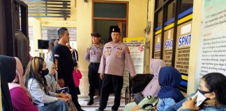 Emak-Emak Datangi Polres Pasuruan Kota, Lapor Jadi Korban Investasi Bodong