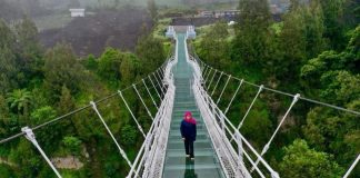 Jembatan Kaca Bromo