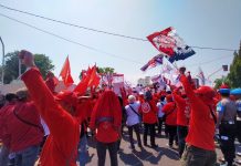 Ratusan Buruh Geruduk Pabrik Nestle Kejayan, Protes PHK Sepihak
