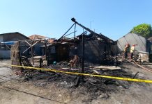 Diduga Konsleting Motor Saat Pindah Bensin, 3 Rumah Warga Curahsawo Terbakar