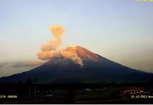 Gunung Semeru Meletus, Awan Panas Guguran Meluncur Ke Tenggara