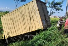 Disambar Truk Oleng, Pemotor Tewas di Jalur Pantura