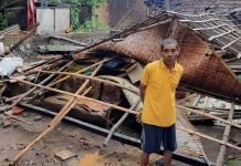 Hujan Deras Disertai Angin, Rumah di Tejowangi Ambruk