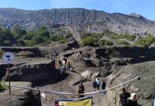 Aktivitas Gunung Bromo Membahayakan, Wisatawan Abaikan Larangan