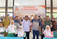 Antusias, PT CJI Beri Kado Beasiswa dan Santunan Pendidikan pada Disabilitas dan Siswa Kurang Mampu