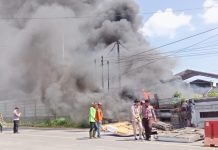 Kebakaran Gudang Rongsokan di Jalur Pantura Probolinggo