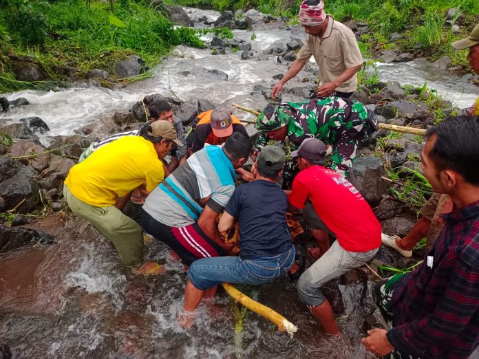 Warga Pakuniran yang Hanyut Terbawa Banjir, Ditemukan Meninggal