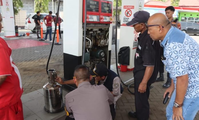 Polisi Patroli SPBU di Pasuruan, Awasi Potensi Kecurangan