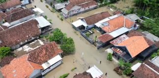 Sungai Banter Meluap, 400 Rumah di Lumajang Terendam Banjir Akibat Sampah dan Hujan Deras
