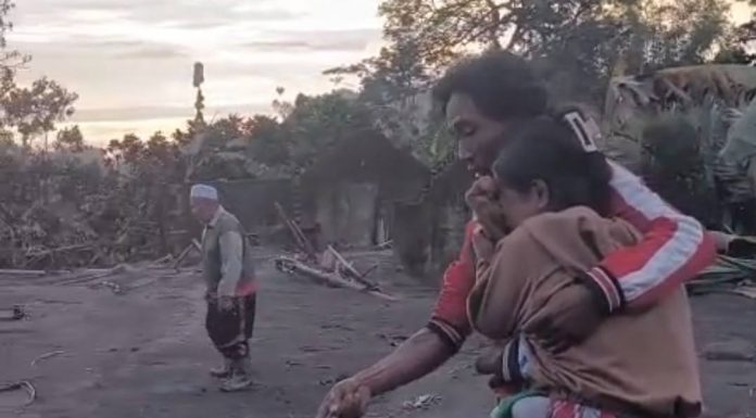 Dampak Erupsi Semeru, BPBD Lumajang Catat 21 Rumah Rusak, 3 Warga Luka Berat